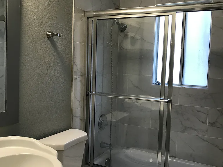 1720 G St #3 — Photo 4
