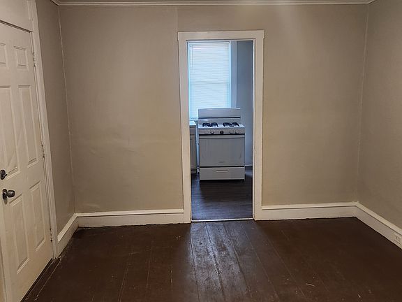 5th image of 836 N Queen St #1