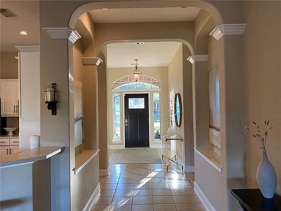 2nd image of 2437 Arbor Dr