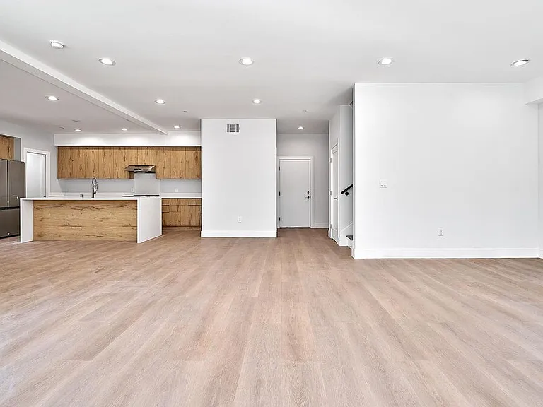 102 Marion Blvd — Photo 14