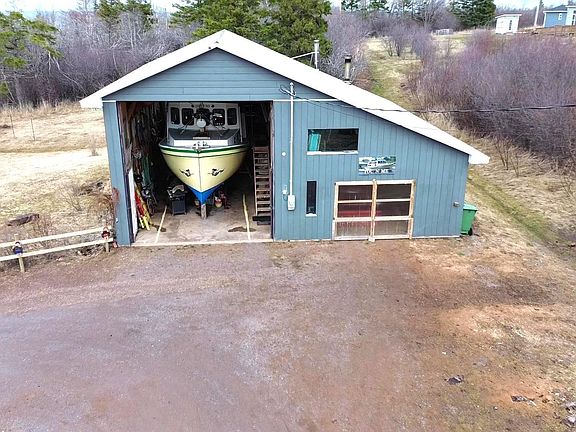 2nd image of 615 New Rd