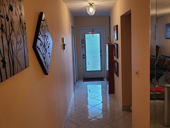 4th image of 1561 NW 20th Ave APT 202