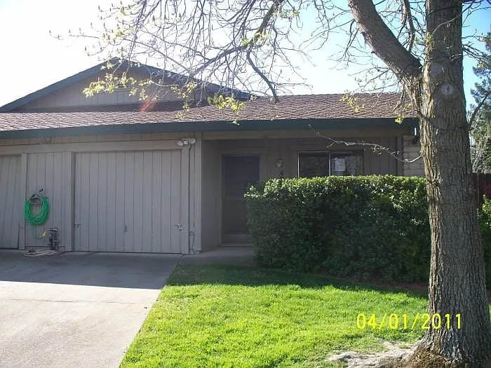 4928 Saddlerock Way photo 1