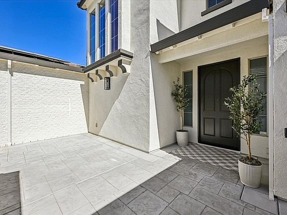4th image of 1823 Sorrell Cir