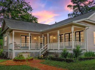 806 E Main St, Bellville, TX 77418