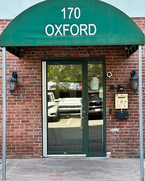 1st image of 170 Oxford St Unit 504