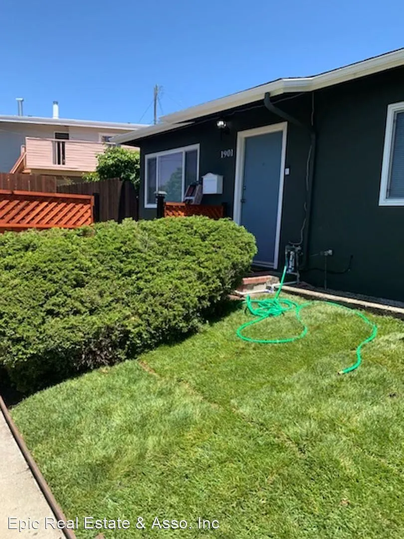 1901 Francisco Way photo 1