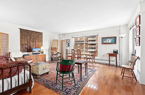 1st image of 90 La Salle St APT 11E