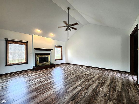 3rd image of 4723 Goldenrain Ct
