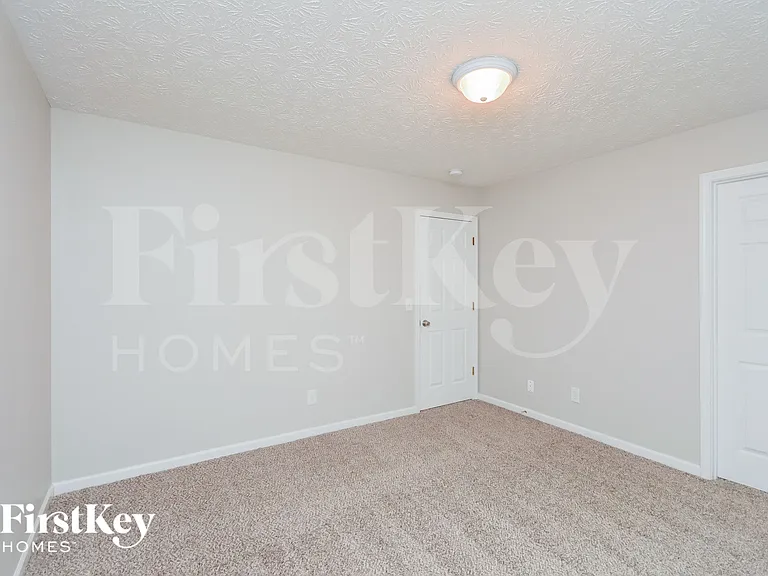 6061 Fairington Farms Ln — Photo 12