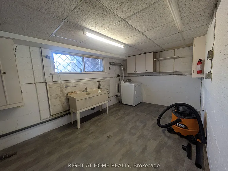 740 Stone St — Photo 16