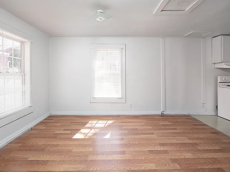515 W Davidson Ave — Photo 13