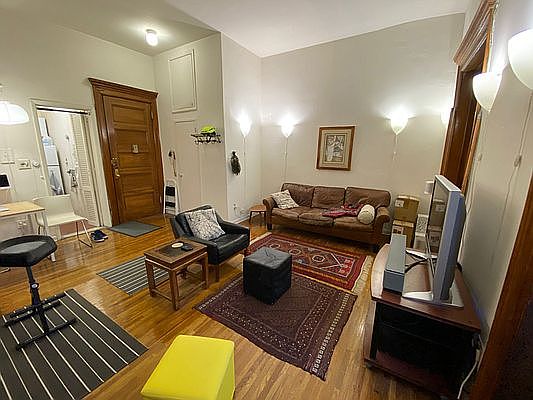 4th image of 136 W 80th St APT 2R