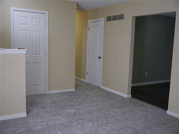 5th image of 1612 SE Kingsway St