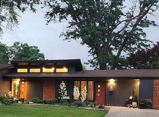 903 Snyder Dr, Bloomington, IL 61701