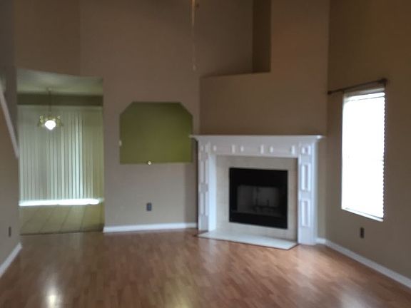4th image of 4104 Rainlily St