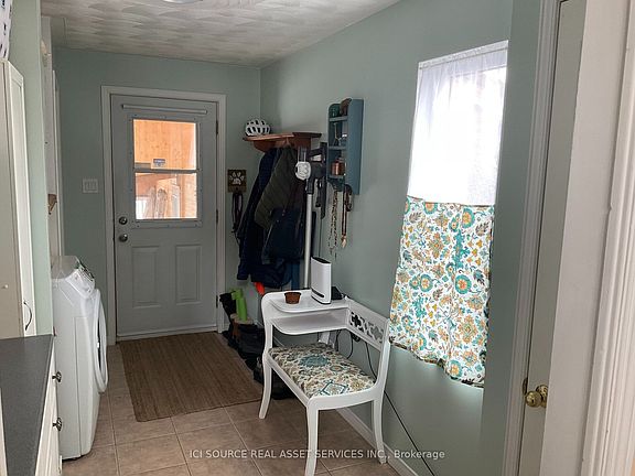 5th image of 35 Brisson St