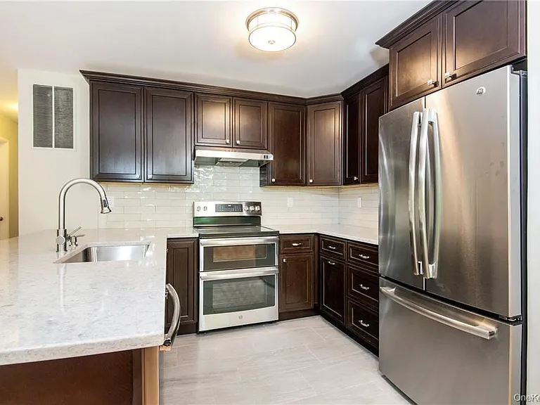 96 Molly Pitcher Ln #I — Photo 6