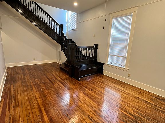 5th image of 516 E 8th St APT B