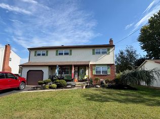 14 Edgemont Rd, Hamilton, NJ 08620