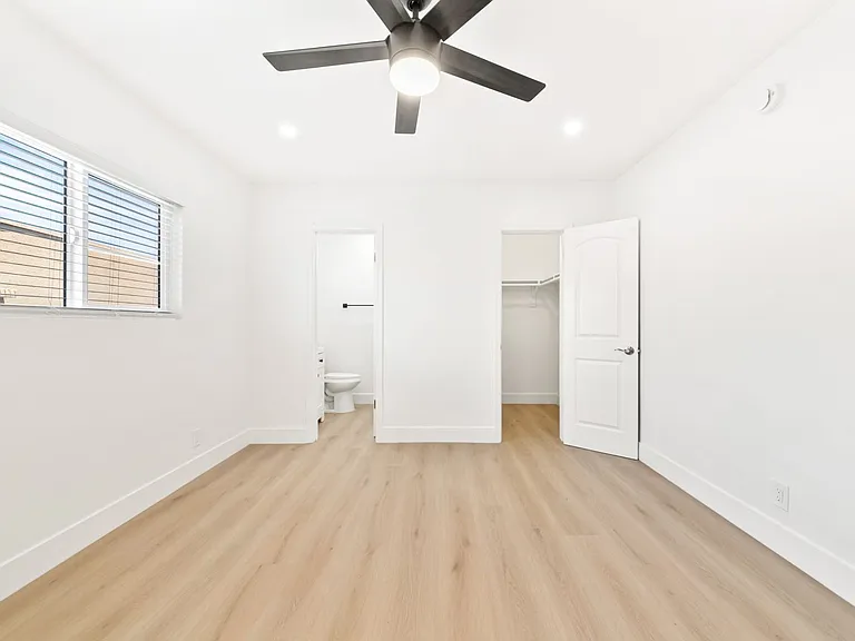 4021 Stevely Ave — Photo 44