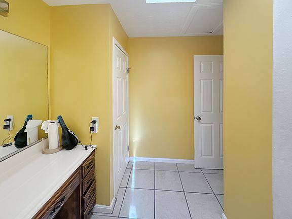 5th image of 107 Bonhill Dr #6