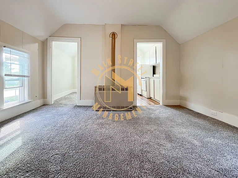 424 Dixon St — Photo 2