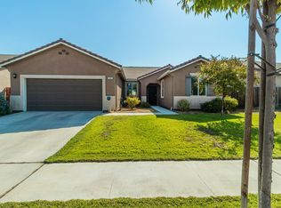 332 Camelia Ave, Sanger, CA 93657