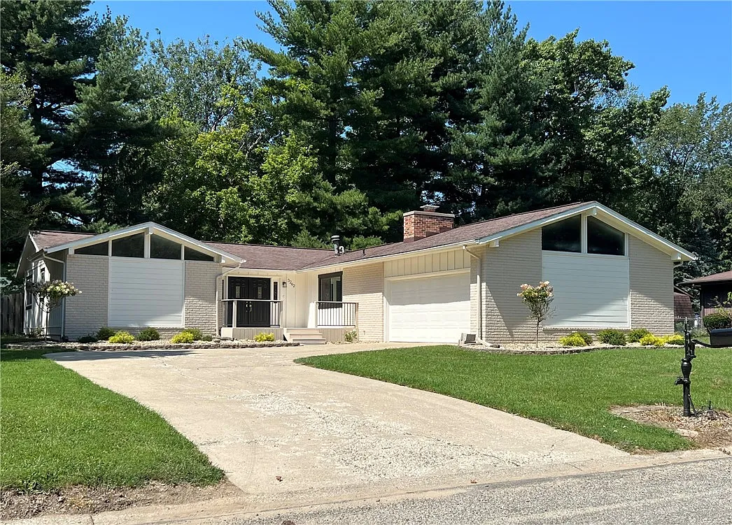 3242 Vista Dr photo 1