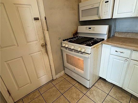 4th image of 321 Beacon Rd