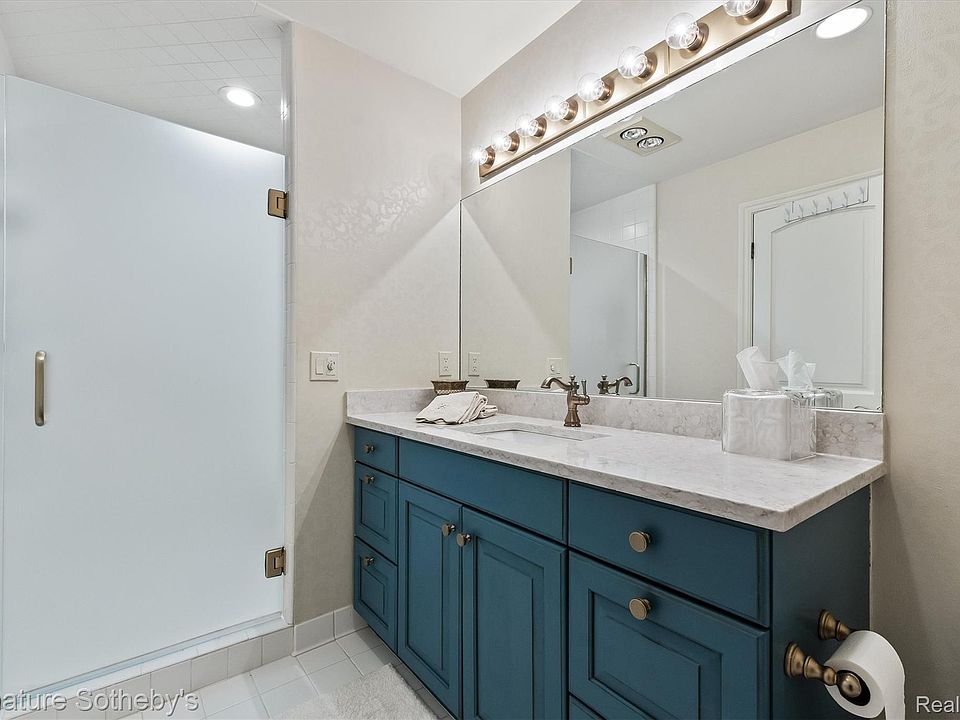 840 Lakeside Rd, photo 22