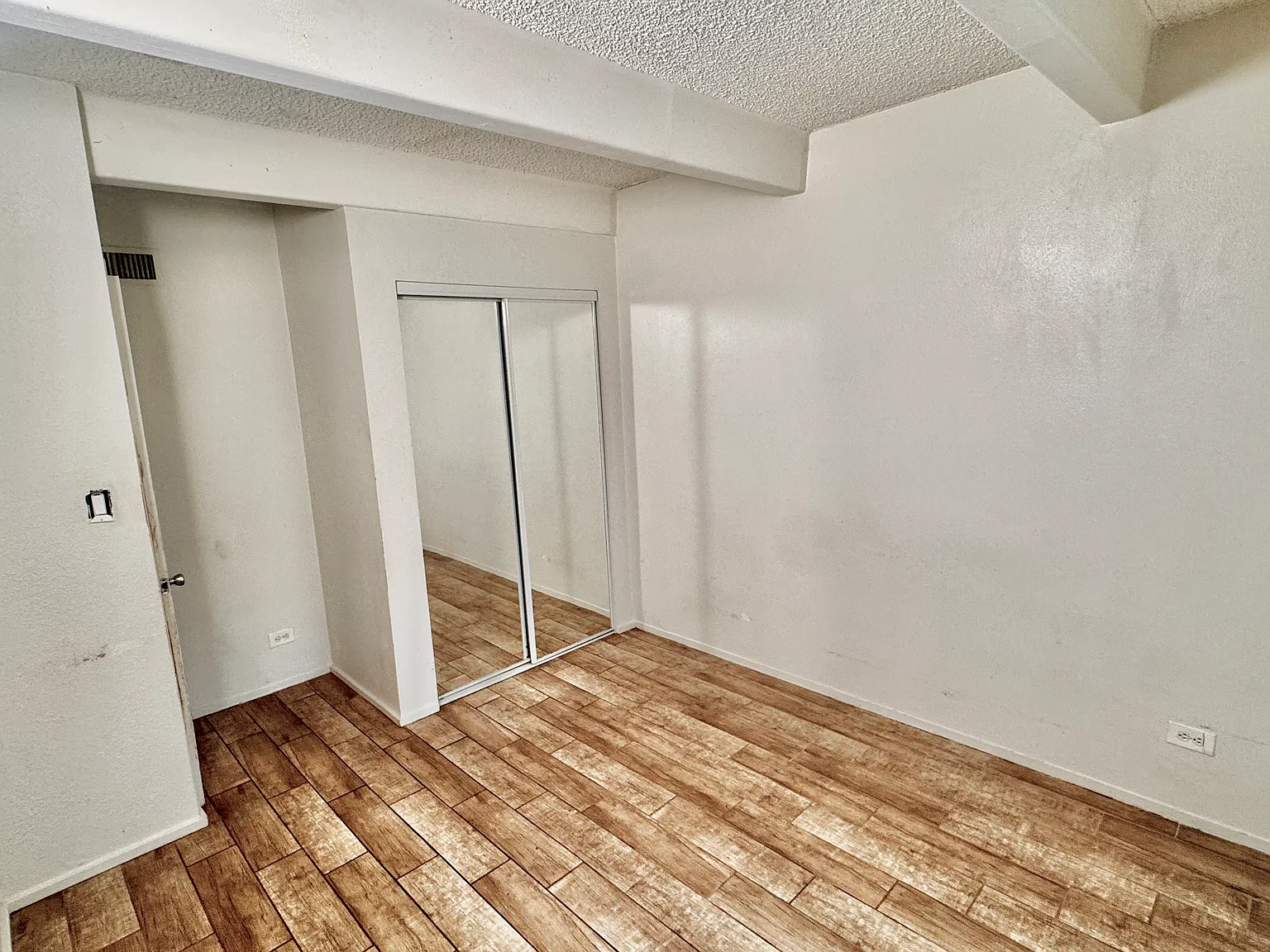 3 bed, 1.5 bath, 1138 sqft, $2,199 — Photo 4
