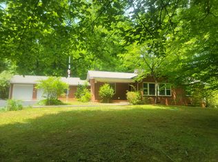810 Cherokee Rd, Johnson City, TN 37604