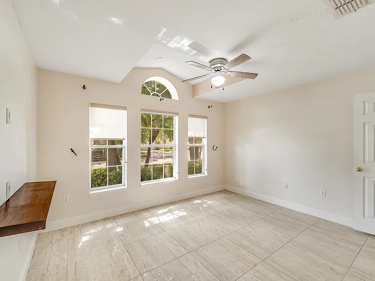 537 Mason Dr — Photo 36