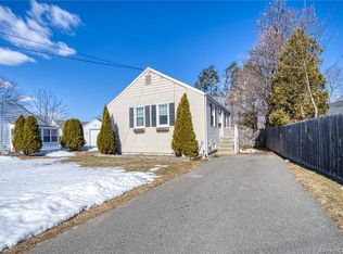 76 Suffolk Dr, East Hartford, CT 06118
