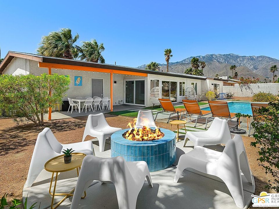 1st image of 2864 E Valencia Rd