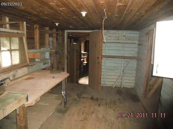 4th image of 1104 Wentworth St