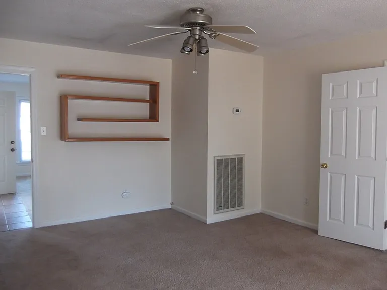 215 Shepard St — Photo 12