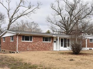 2341 Hallwood Dr, Saint Louis, MO 63136