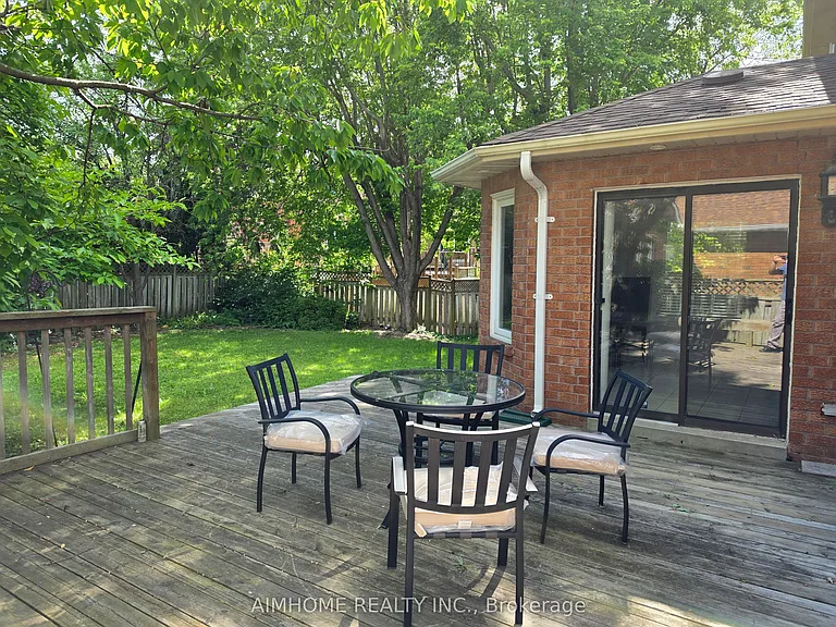 49 Holbrook Ct — Photo 33