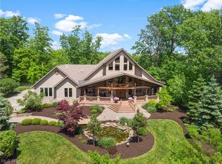 536 Barrett Rd, Berea, OH 44017