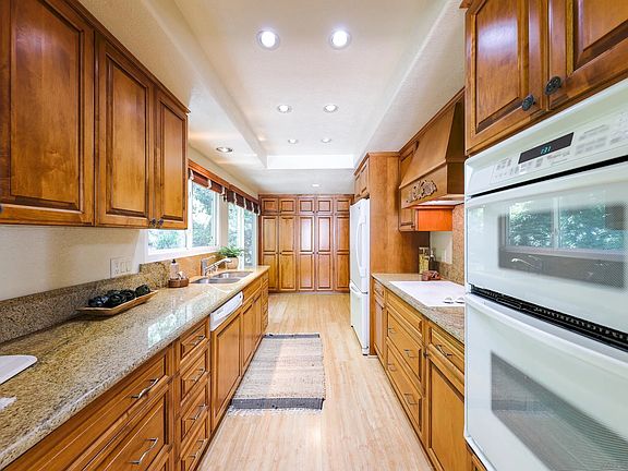 5th image of 1322 Miraflores Gln