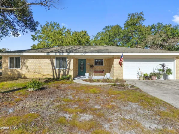 3231 Nottingham Rd, Ocean Springs, MS 39564