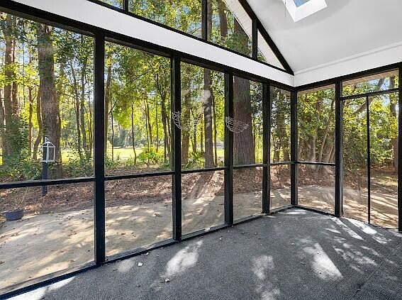 4th image of 63 Arbor Trce