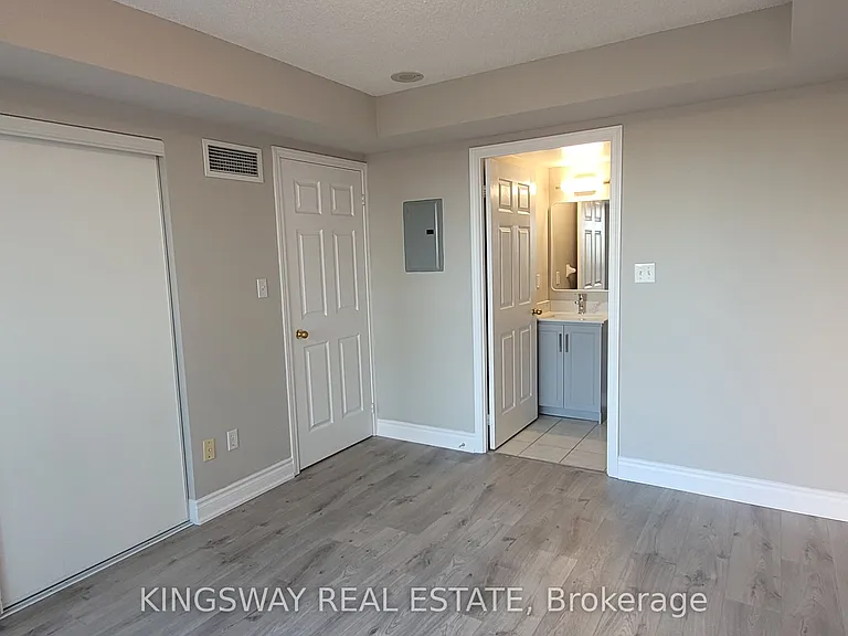 7 Lorraine Dr #812 — Photo 13