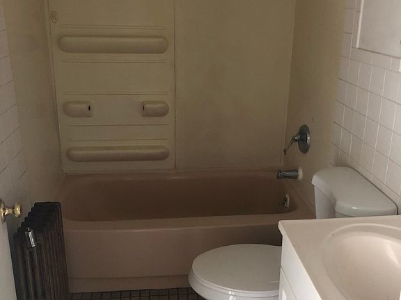 3rd image of 52 Broad St