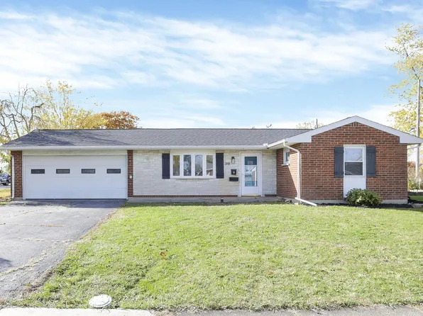 2009 Fair Oaks Dr, Sidney, OH 45365