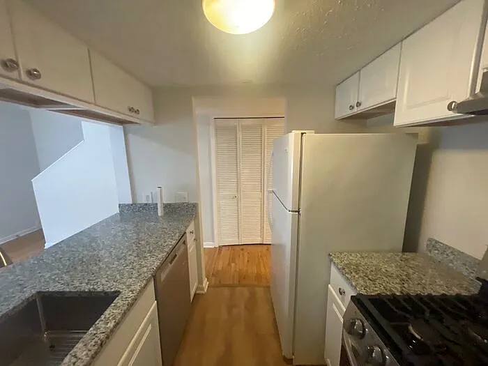 18 Country Place Ct — Photo 5