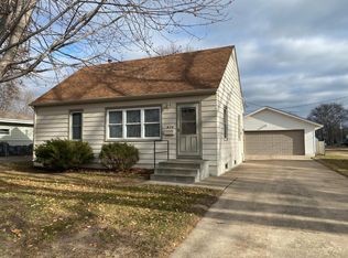 615 Sommerville St S, Shakopee, MN 55379