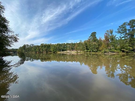 2nd image of 171 Bluegill Rd
